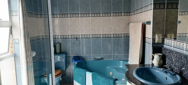 6 Bedroom Property for Sale in Reebok Western Cape